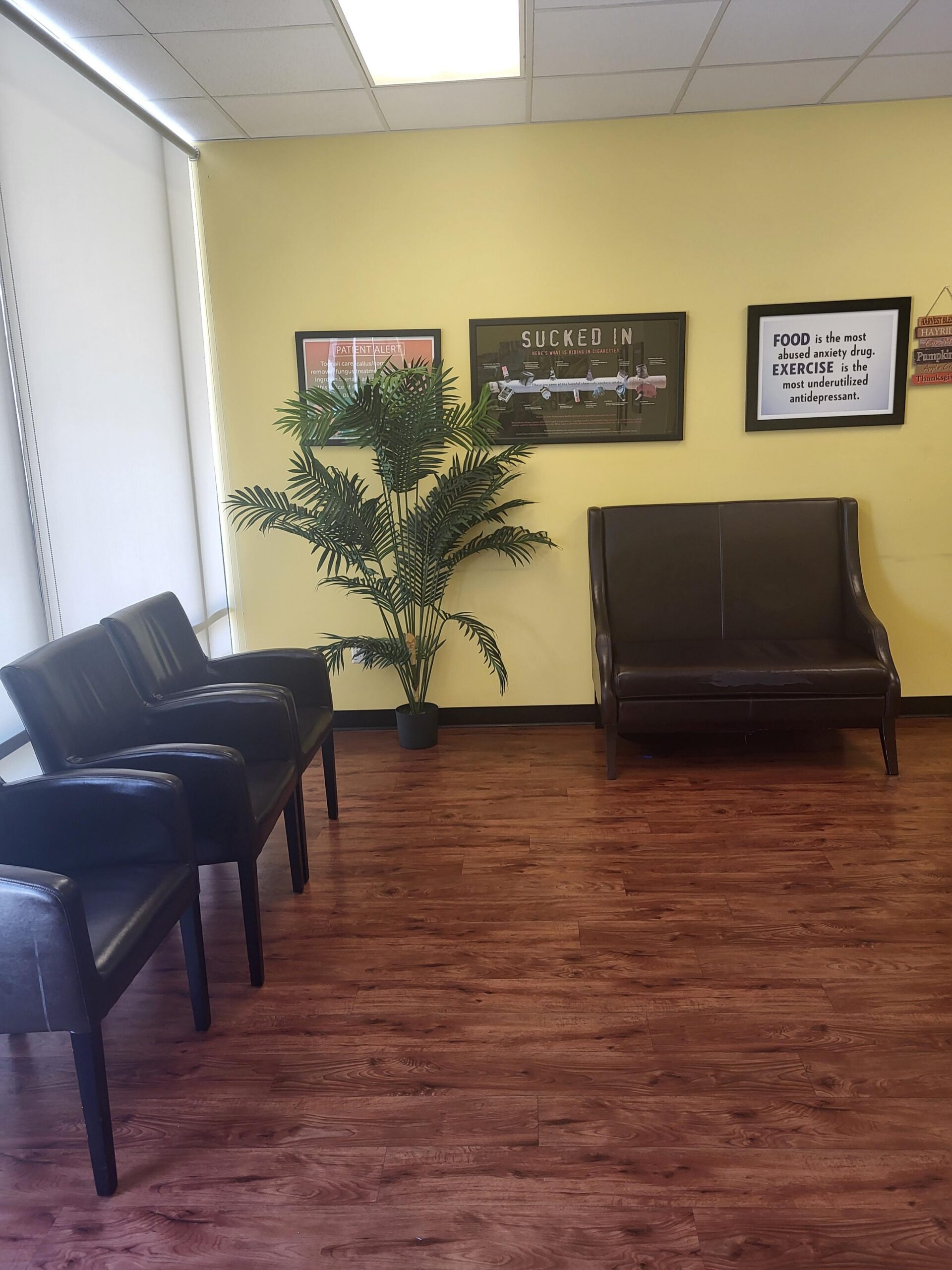 Lobby inside the Island Doctors Arlington office