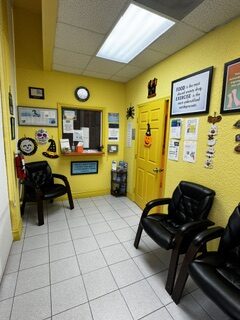 Lobby inside the Island Doctors Cassat office