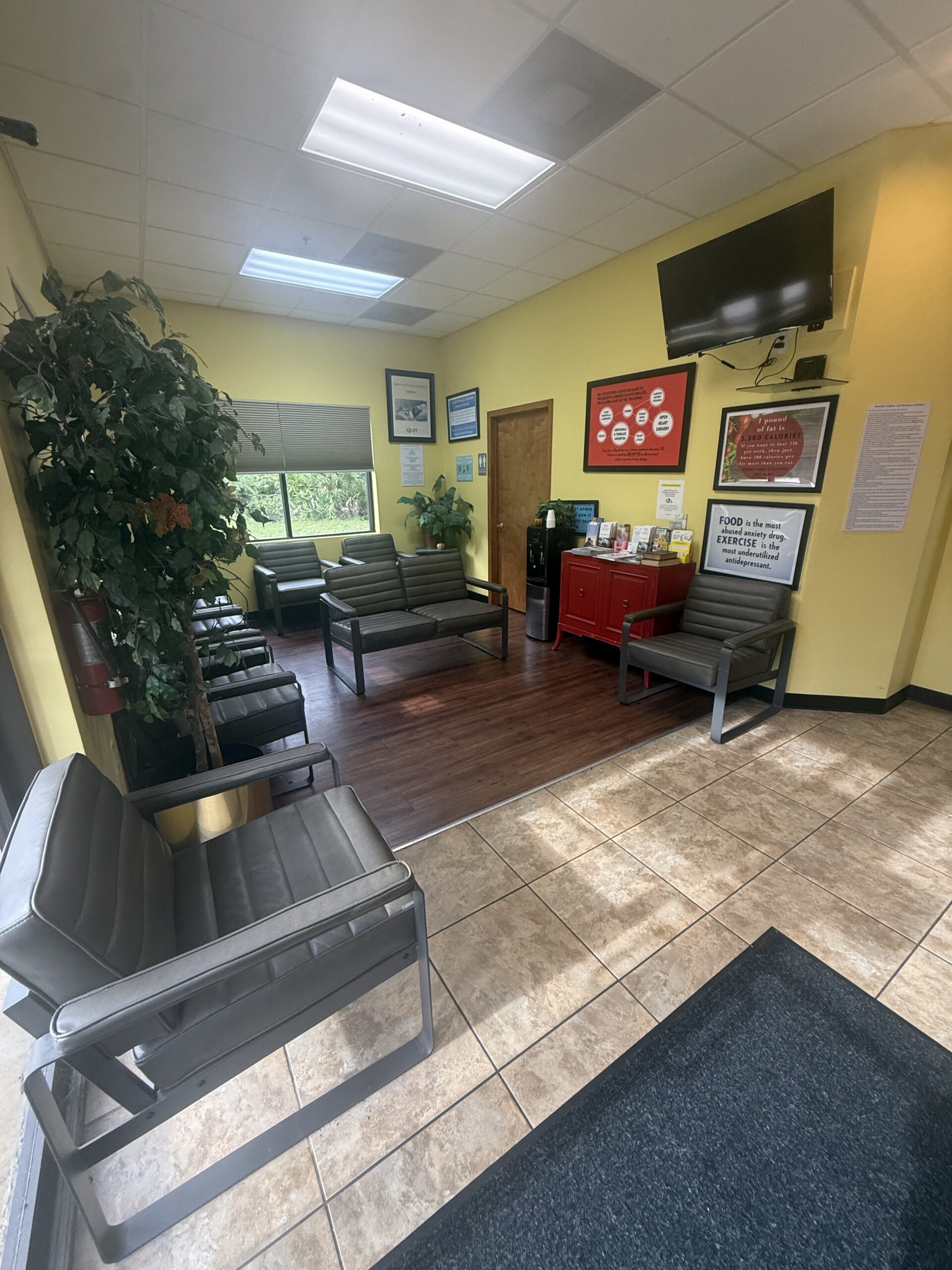 Lobby inside the Island Doctors Daytona Beach Clyde office