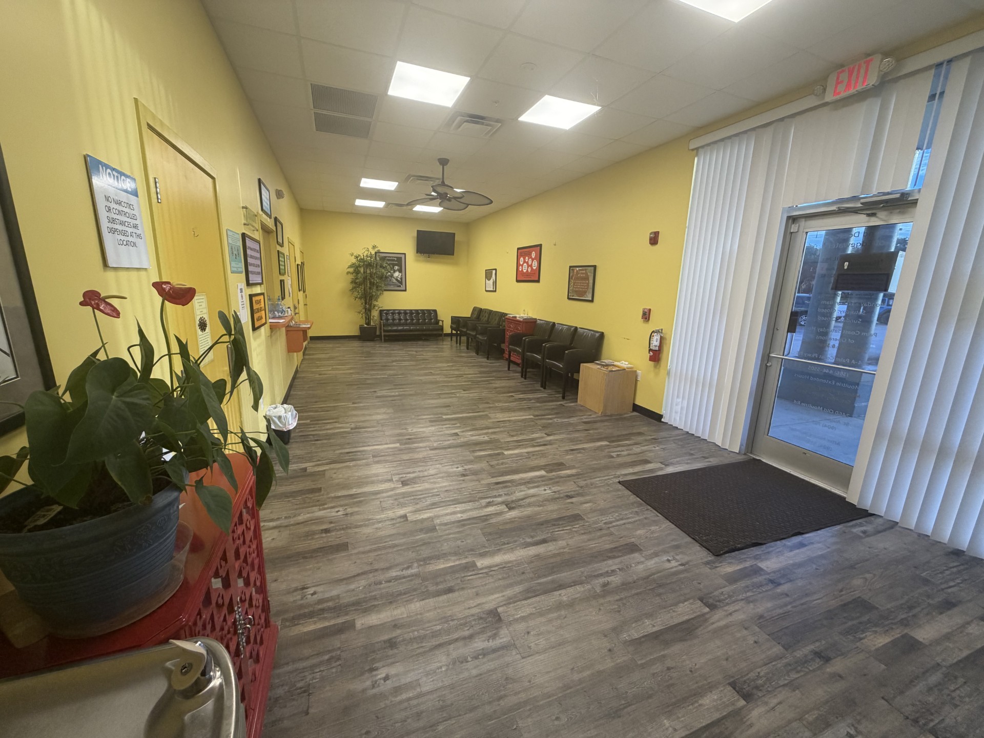 Lobby inside the Island Doctors Edgewater office