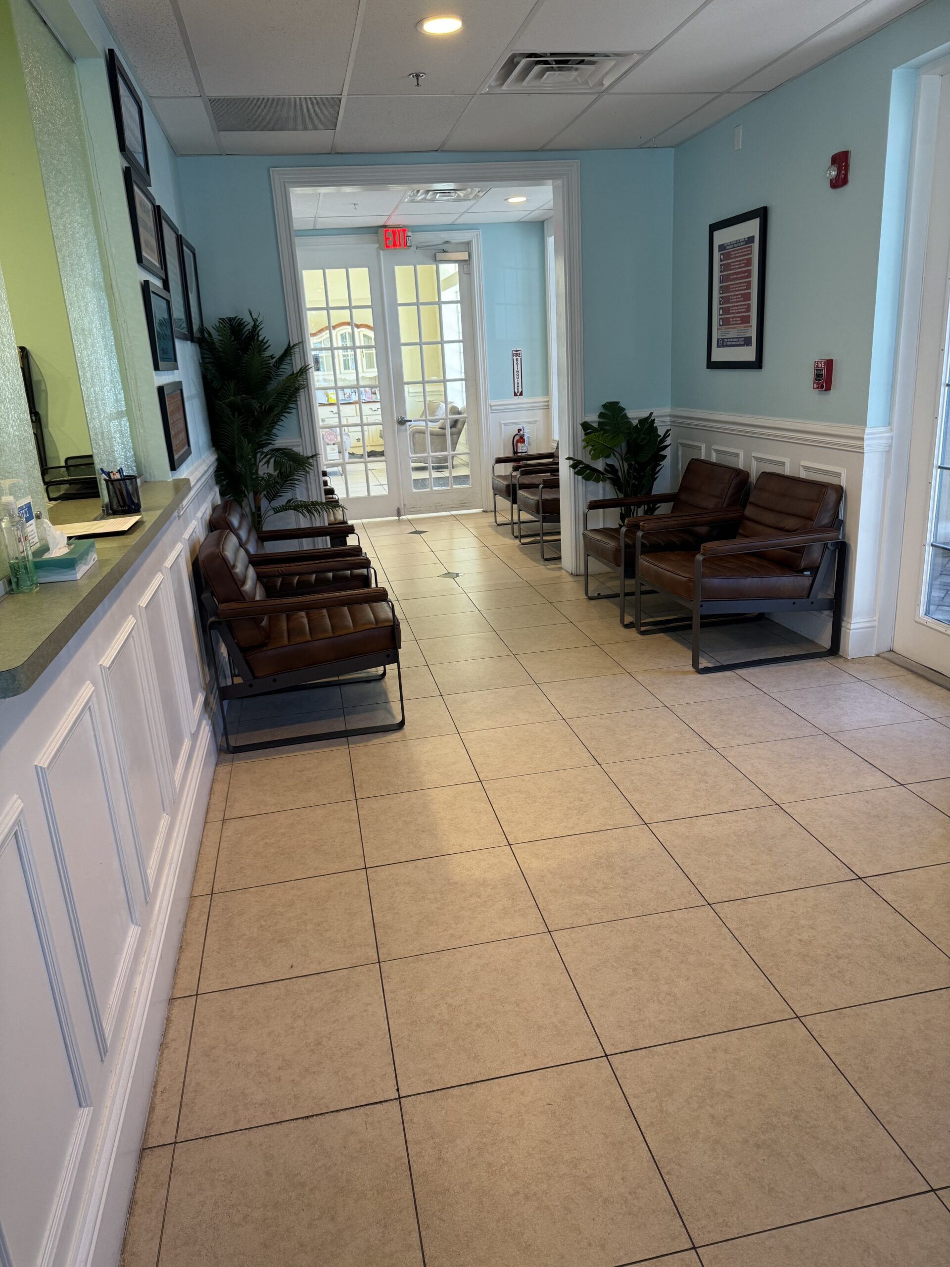 Island Doctors Dr. Farhat office lobby