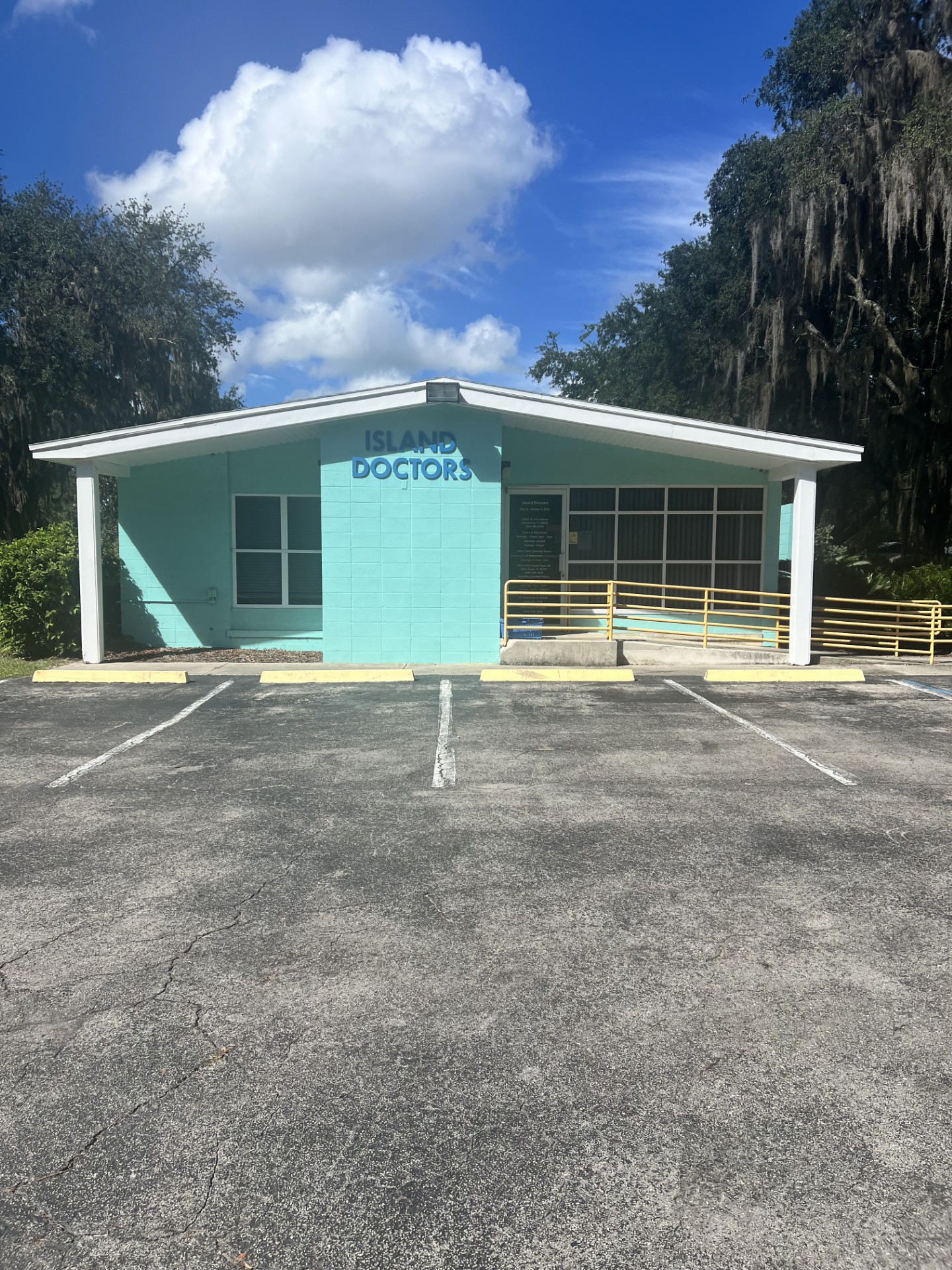 Island Doctors Hawthorne office exterior