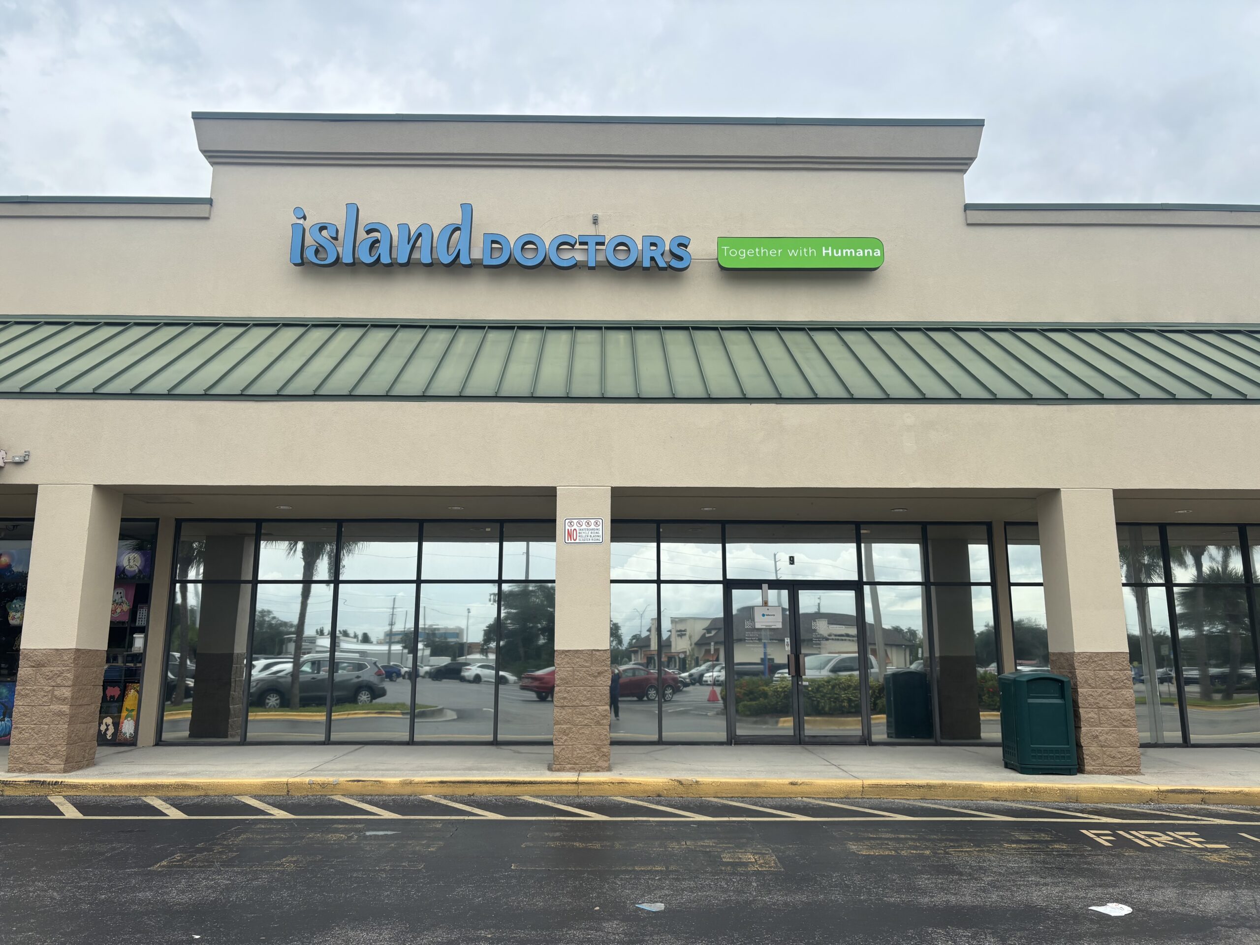 Island Doctors Port Charlotte office exterior